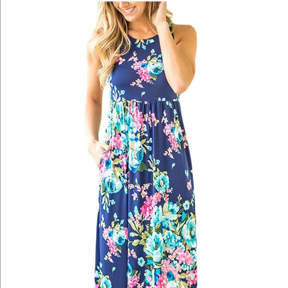Medium floral print sleeveless maxi dress